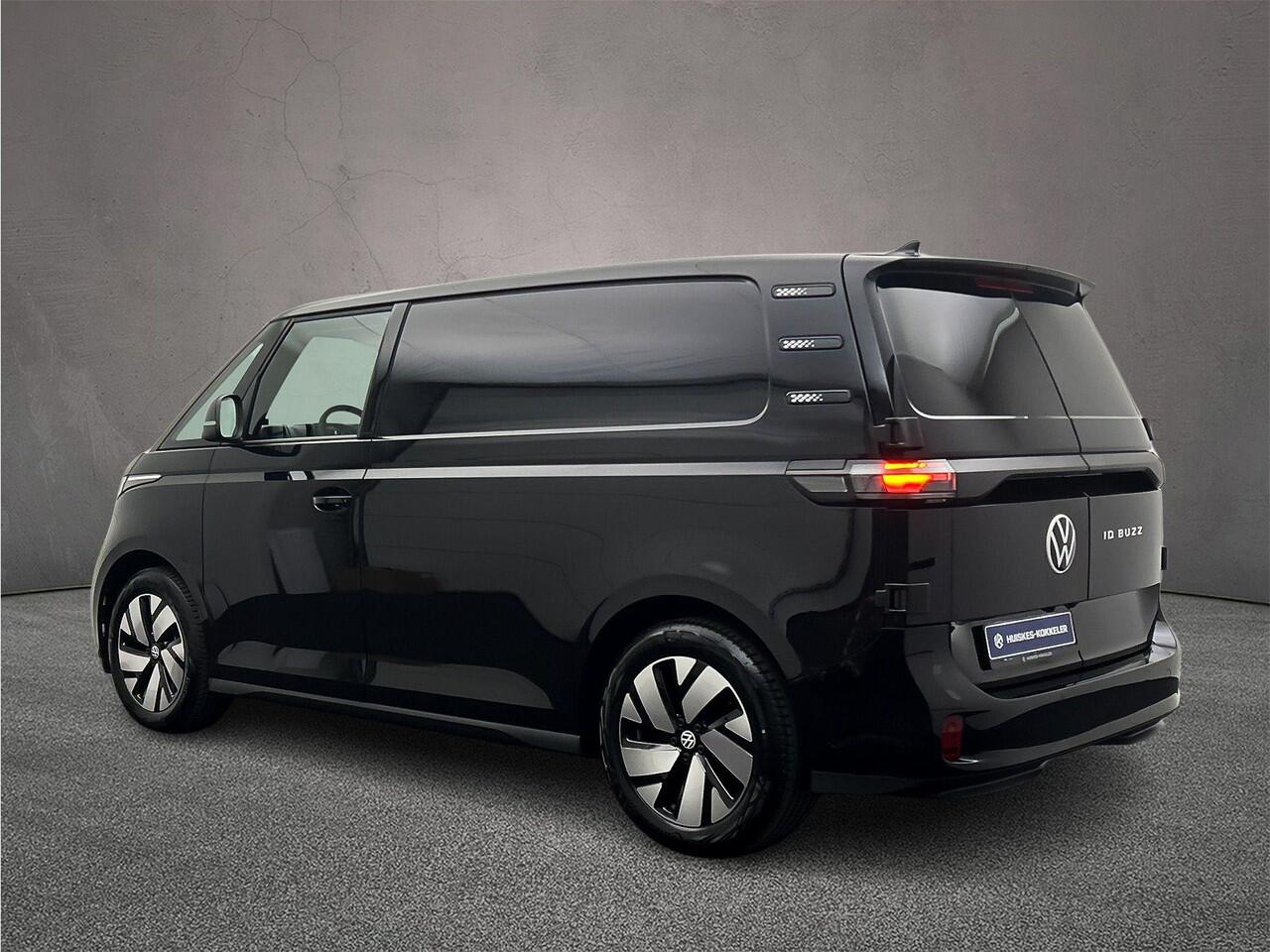 Volkswagen ID. Buzz Cargo Anniversary Edition 170pk 59kWh > netto prijs excl. BTW en kosten rijklaarmaken < | Climatronic | ACC | Stoelverwarming | Trekhaak |