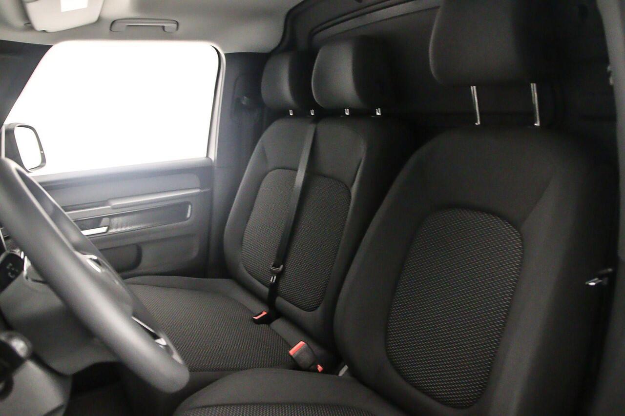 Volkswagen ID. Buzz Cargo Economy Business 59 kWh 170pk > Netto-ACTIE-Prijs; bij koop of leasen via HK / excl. kosten rijklaarmaken < | ACC | All-season banden | Achteruitrijcamera |