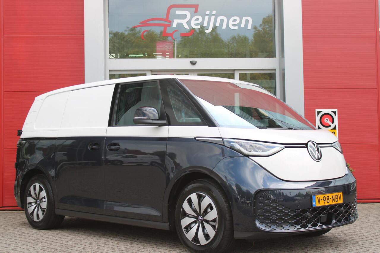 Volkswagen ID. Buzz Cargo 79 kWh | TREKHAAK ELEKTRISCH WEGKLAPBAAR | LAADRUIMTE PAKKET | STOEL/VOORRUIT VERWARMING | ELEKTRISCH BEDIENBARE SCHUIFDEUR | NAVIGATIE DISCOVER PRO | DRAADLOZE APPLE CARPLAY/ANDROID AUTO | CLIMATE CONTROL | ACHTERUITRIJ CAMERA | DODEHOEK DETECTIE | ADAPT