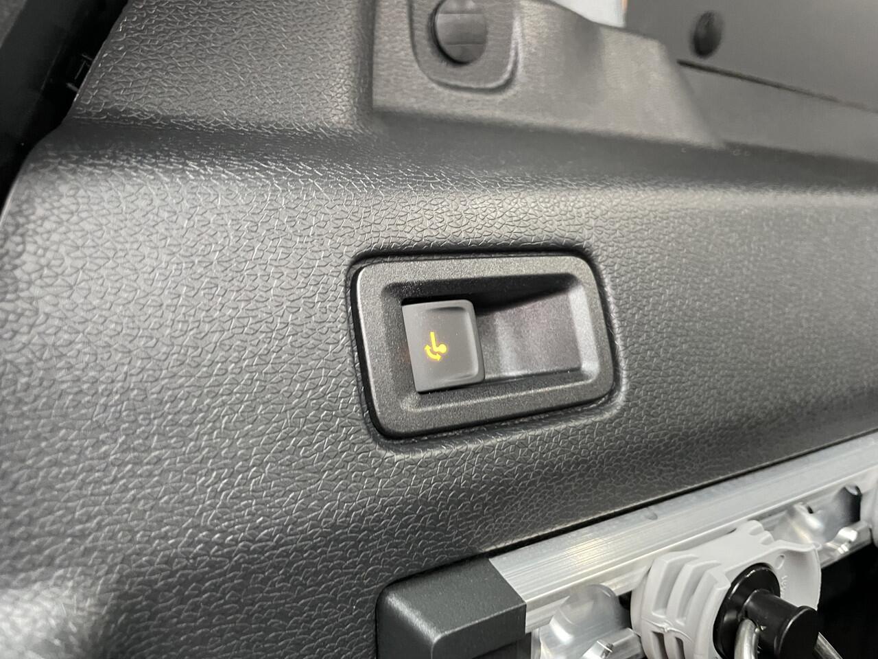 Volkswagen ID. Buzz Cargo Demo edition 286PK RWD | Trekhaak | 2 zits | LED MATRIX |