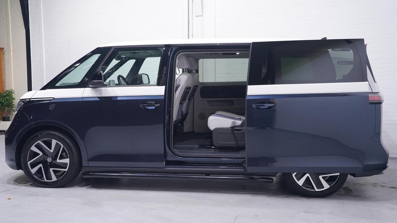 Volkswagen ID. Buzz ID Pro 86 kWh 286 pk 7-Zits Two Tone Panodak, Navi El. Achterklep / Schuifdeuren, Adapt. Cruise, Trekhaak Wegklapbaar