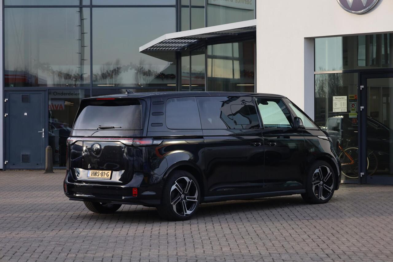 Volkswagen ID. Buzz GTX 86 kWh LWB 7p. PL ¤1294 p/m* 340PK / 250kW 4-motion, LED Matrix (IQ.Lights), warmtepomp, design pakket plus (panoramadak), assistance pakket plus (alarm, keyless start & entry, dodehoekdetectie (side assist), cruise control adaptief (acc) met Stop&Go 