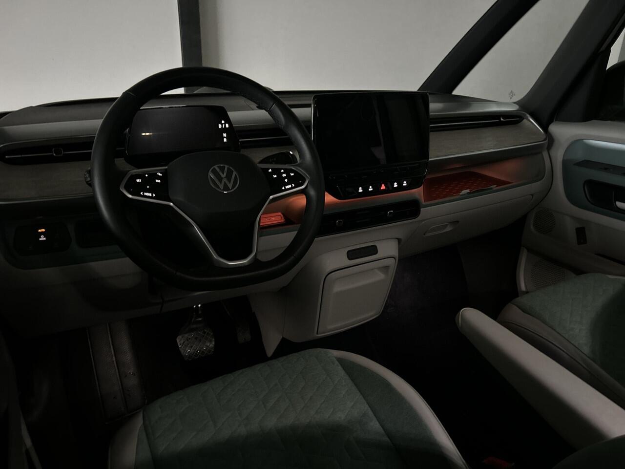 Volkswagen ID. Buzz Pro 77kWh | 19" Tilburg Velgen | Park Assist | LED | Camera | Schuifdeuren Links & Rechts