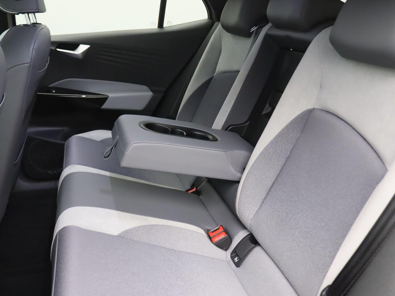 Volkswagen ID.3 Pro 58 kWh 204PK Aut. SOH 89%, Warmtepomp, Matrix LED-Verlichting, Stoel-Stuurverwarming, Keyless, Achteruitrijcamera, Navi, 18" LM Velgen