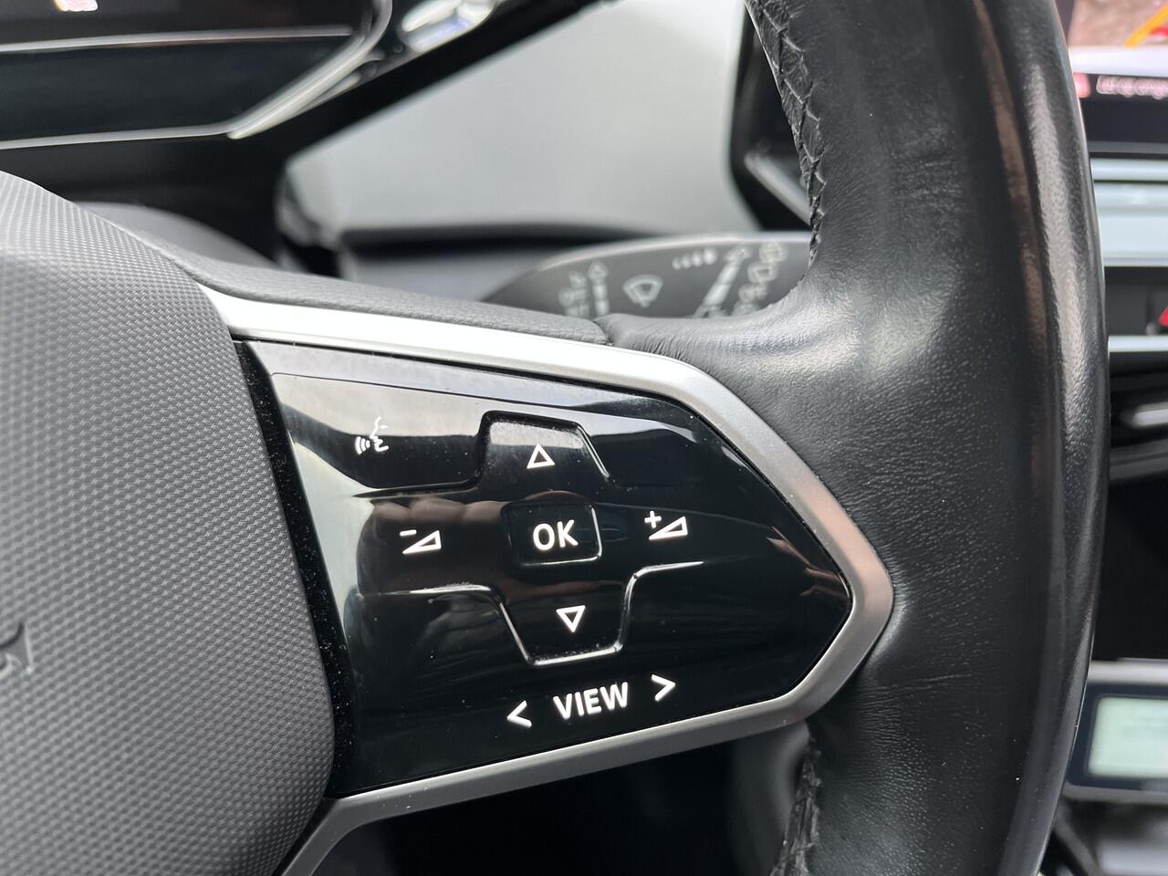 Volkswagen ID.3 First Plus 58 kWh / SOH 89%/ TREKHAAK/ CAMERA/ PARK. SENSOREN/ IQ. LIGHT/ DIGITAL DASHBOARD/ APP CONNECT/ BLUETOOTH/ NAVI/ CLIMA/ 19" LMV