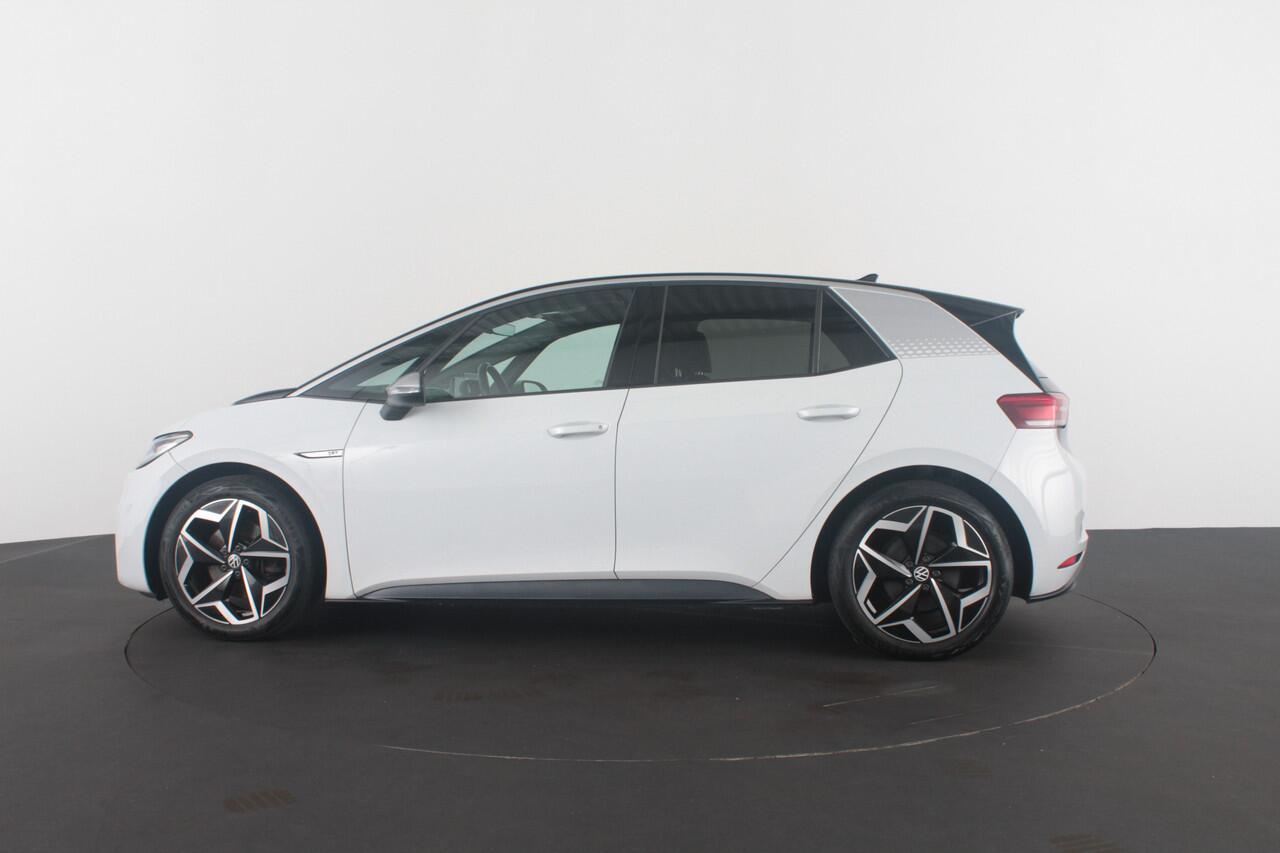 Volkswagen ID.3 First Plus 58 kWh > 204pk/Camera/Matrix-LED/Glacier White met zwart dak