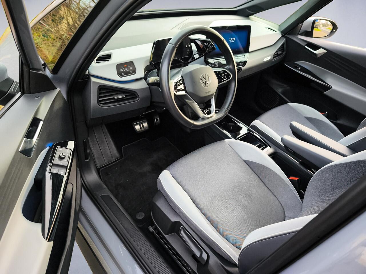 Volkswagen ID.3 First Plus 58 kWh 3-Fase 1e-Eig. & Keurig-Onderh. BOVAG-Garantie. NL-Auto.