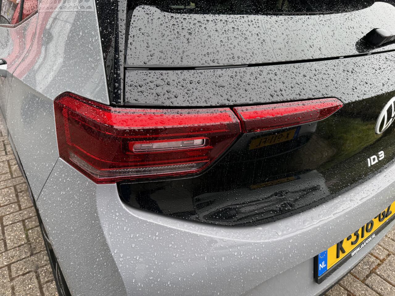 Volkswagen ID.3 BWJ 2020 First Plus 204 PK 58 kWh IQ. LICHT | ADAPTIVE CRUISE | FULL LED | STOEL + STUUR VERW. | CAMERA | LMV | PDC