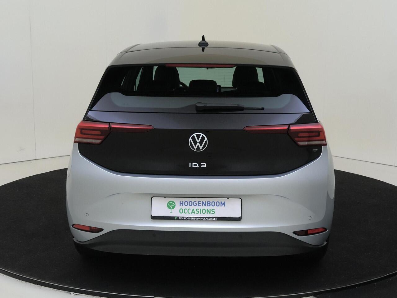 Volkswagen ID.3 Pro 58 kWh | Parkeersensoren | Adaptieve cruise control | Voorverwarmingsinstalatie | CarPlay | Navigatie | Sfeerverlichting |