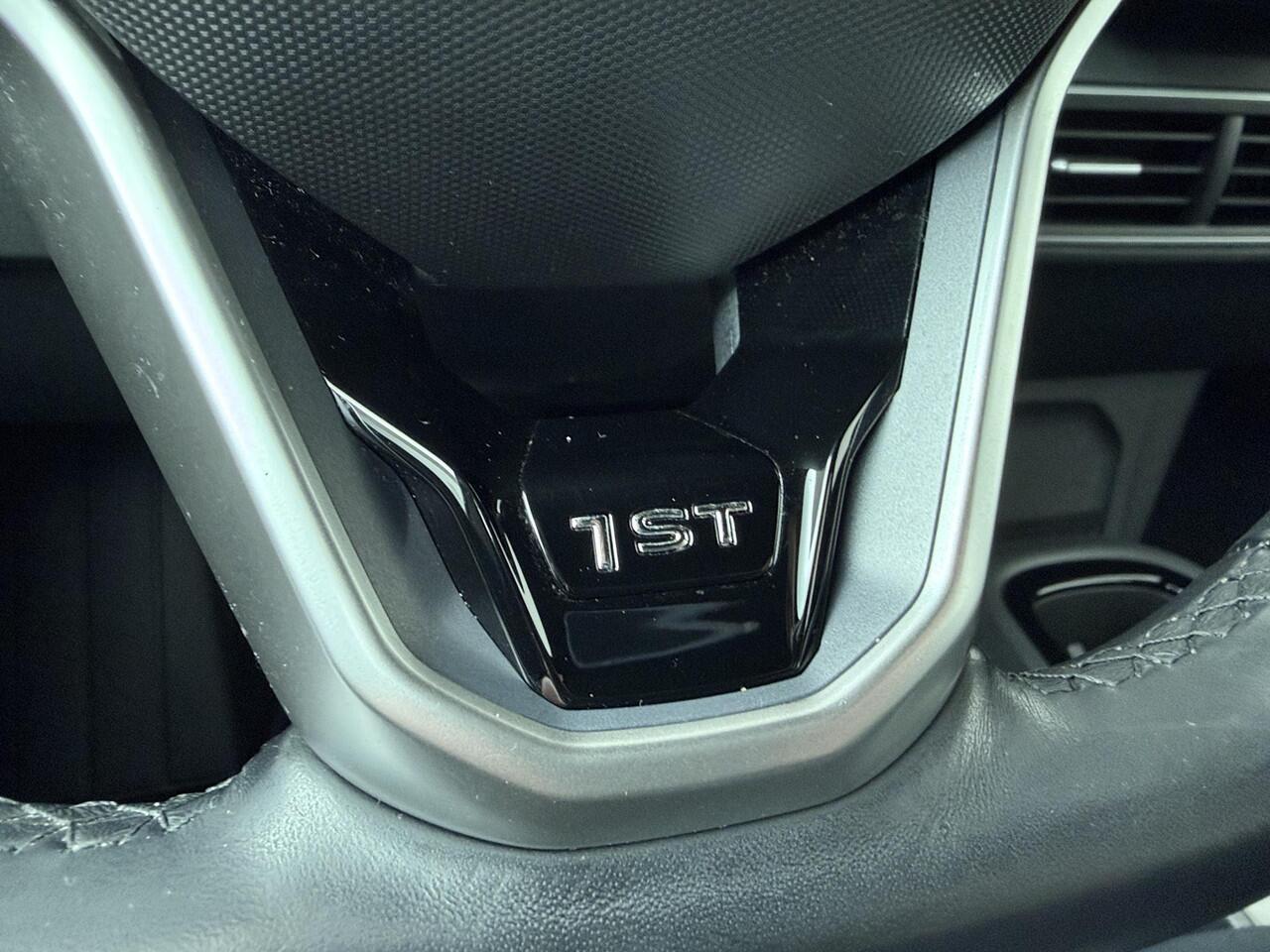 Volkswagen ID.3 First 58 kWh | 204 PK | SoH 89% | Navigatiesysteem | Adaptive cruise control | Voorstoelen verwarmd | Apple Carplay/Android Auto |