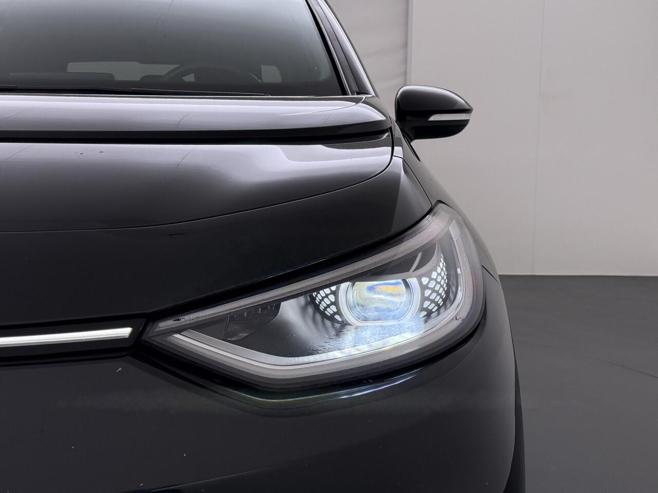 Volkswagen ID.3 First Max 58kWh Pano-dak Adap.Cruise Camera Elektr.Sport-Stoel+Verwarmd PDC Apple Carplay Android Ergo Active-Stoel Navi-Pro Ecc Stoel-Stuurverwarming Lmv Privacy Glas Keyless Advanced Led-Achterlicht dynamisch Matrix Led Origineel Nederlandse Auto Zeer c