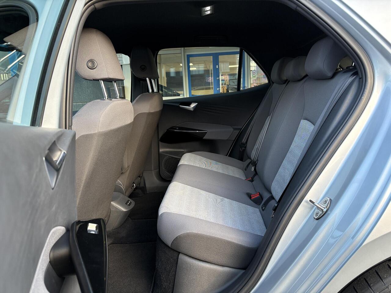 Volkswagen ID.3 Pro 58 kWh First Edition | 360 Camera | Stoel- & Stuurwielverwarming | Adaptive Cruise | Side Assist | Navi |