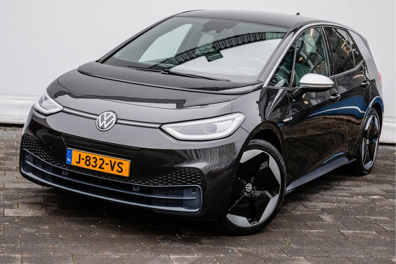 Volkswagen ID.3 First Max 58 kWh SOH 93% Trekhaak/ Panoramadak/ Stoelmassage/ IQ Led/ Stoel-stuurverwarming/ 20" Lmv/ Camera/ Carplay