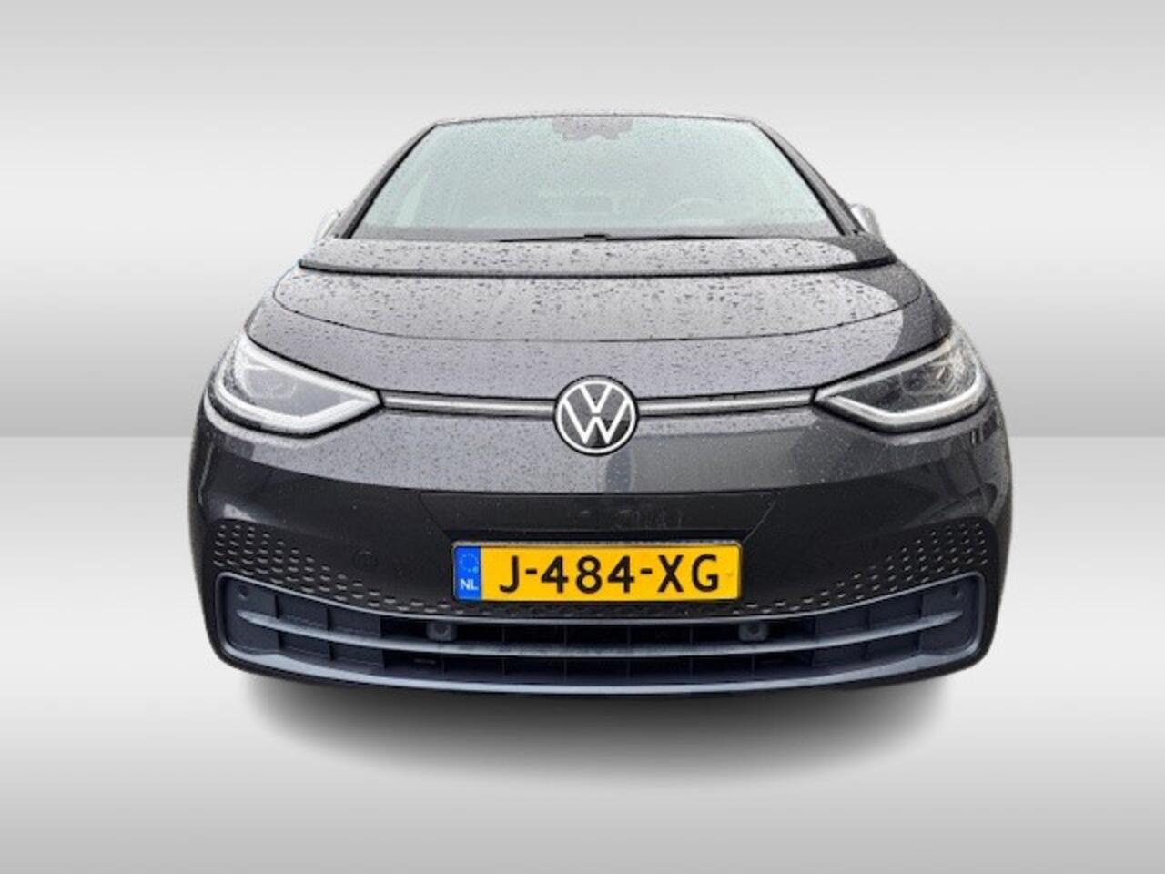 Volkswagen ID.3 First Plus 58 kWh Navigatie / Camera / LED Matrix (IQ.Light) / 19"LM Velgen Andoya / Verwarmd stuurwiel