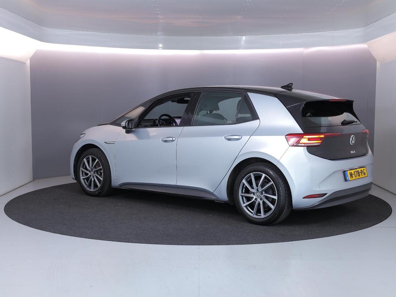 Volkswagen ID.3 Pure 45 kWh 150pk| trekhaak afn.kogel| Navi| stuur en voorstoelen verwarmd| Interieur voorverwarming| SOH 90%