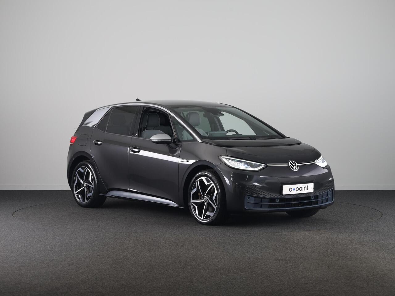 Volkswagen ID.3 First Plus 58 kWh 204 pk | Navigatie | Parkeersensoren | Achteruitrijcamera | Stoelverwarming | Apple Carplay/Android Auto | Matrix LED koplampen |