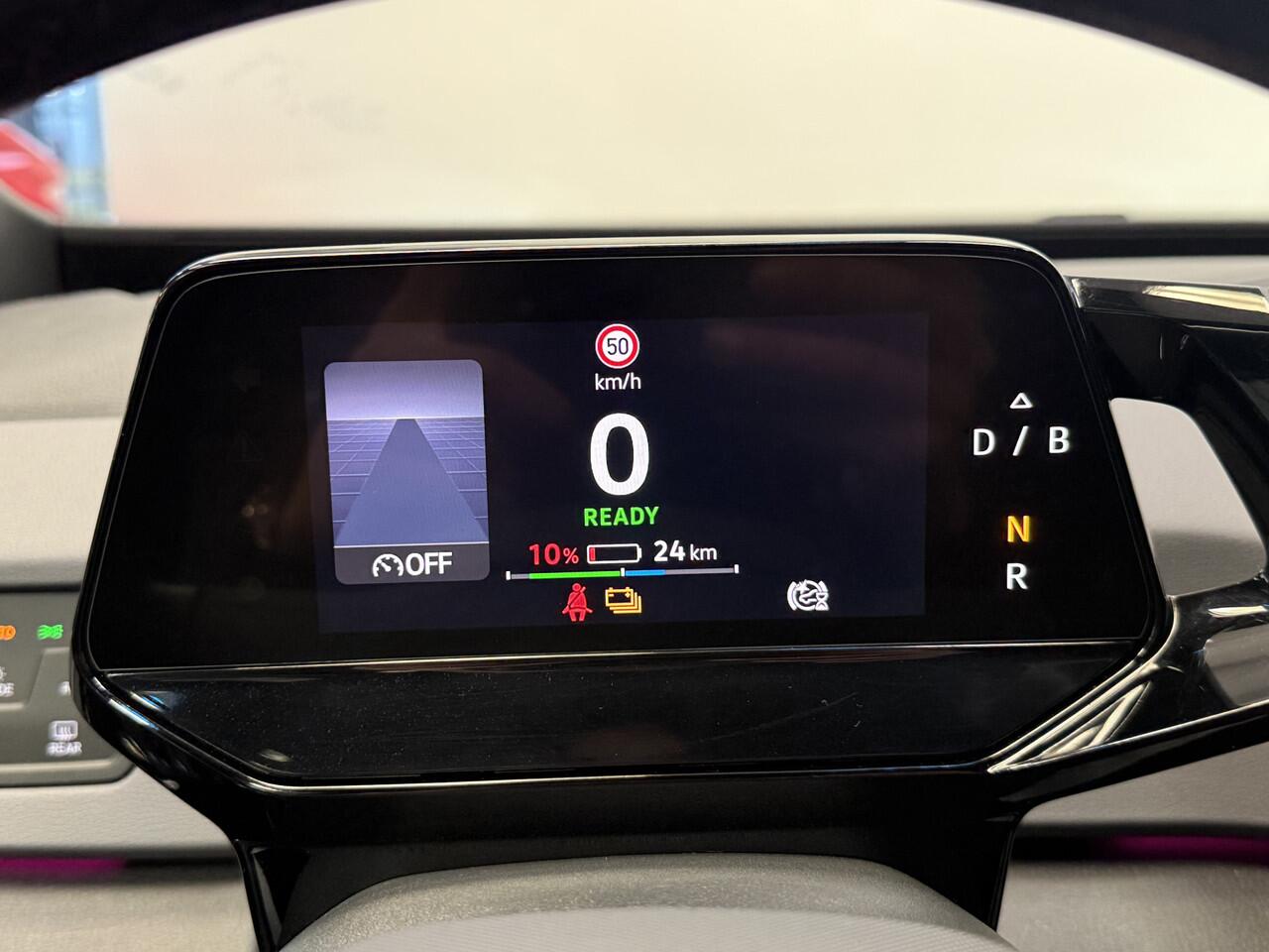 Volkswagen ID.3 First 58 kWh Adaptive-Cruise Full-led Navigatie Trekhaak 24 maanden garantie mogelijk (*vraag naar de voorwaarden)