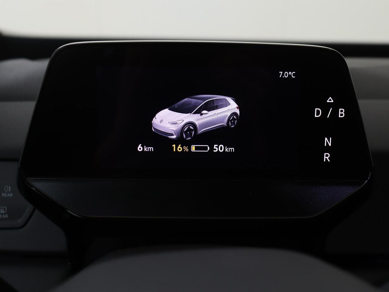 Volkswagen ID.3 Pro Business | Achterlichten LED, luxe uitgevoerd incl. dynamische knipperlichten | Airconditioning automatisch, 2-zone (Climatronic) | Buitenspiegels elektrisch instel-, verwarm- en inklapbaar