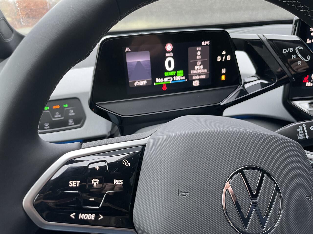 Volkswagen ID.3 Pro Advantage 58 kWh Nieuw Clim. control - Cruise control - Parks.v+a - stuur en v.stoelen vw - Park Assist - Tel/Connect/radio - MFL stuurwiel - ramen E-VZ - Spiegels E-V+V