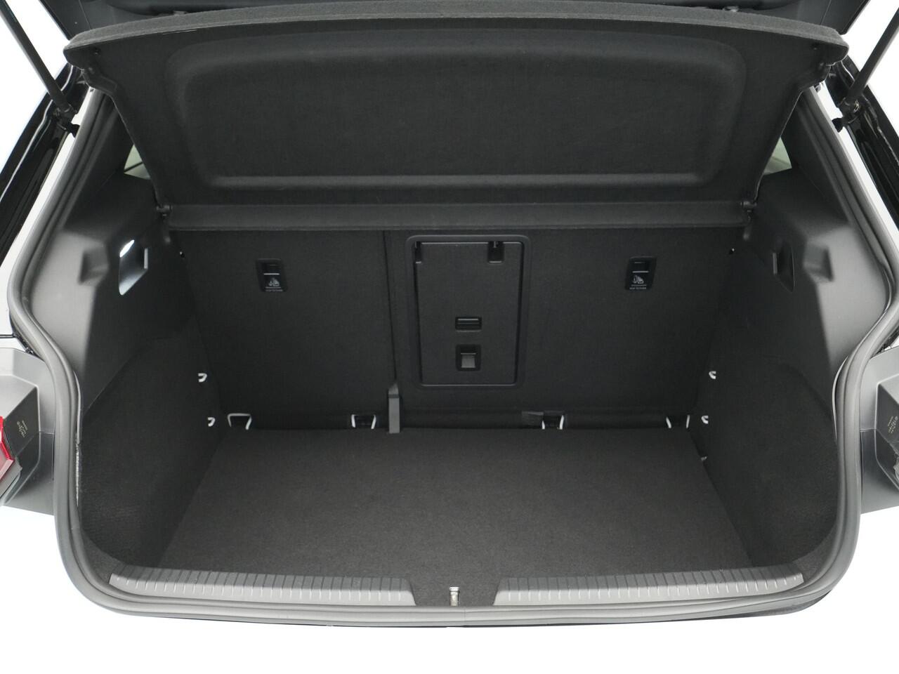 Volkswagen ID.3 Life 58 kWh 204pk Navi Camera Led Carplay Stoelverw. 298