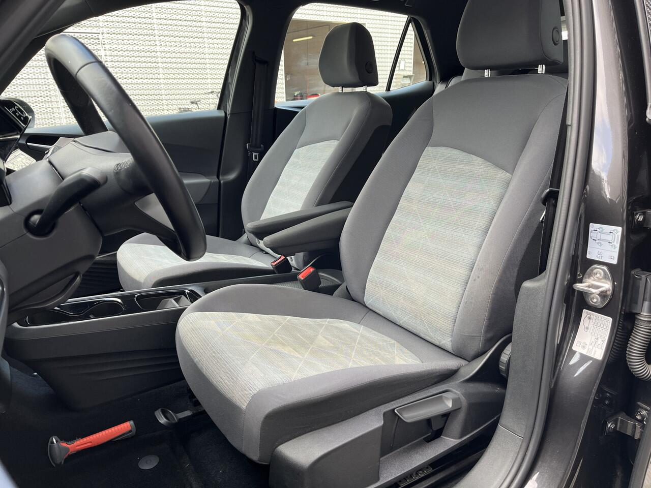 Volkswagen ID.3 Life 58 kWh / 19" LMV Andoya / Navigatie / Parkeersensoren / Stoelverwarming / Parkeer sensoren **