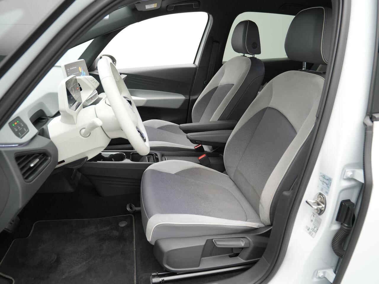 Volkswagen ID.3 First Plus 58 kWh 204pk Navigatie Camera Acc Stoelverwarming Carplay 049
