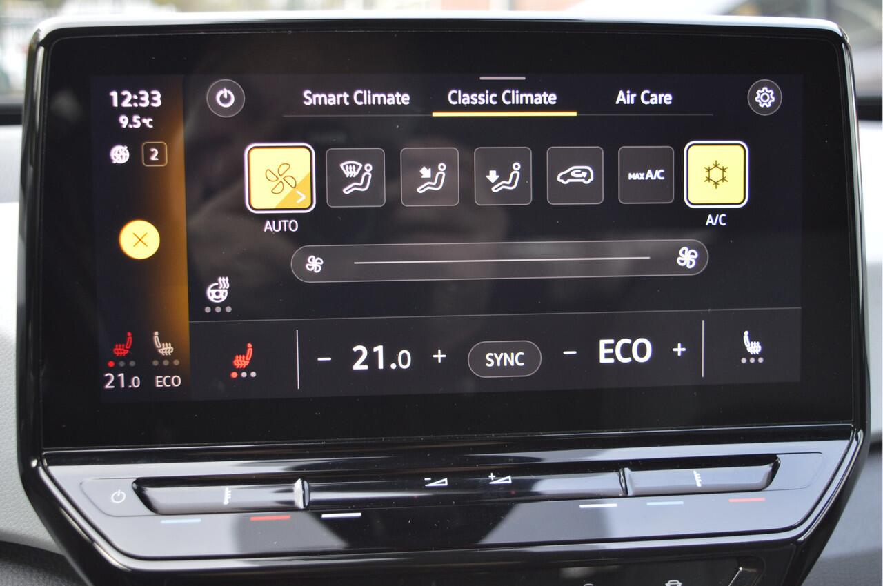 Volkswagen ID.3 First Plus 58 kWh NL-Auto / 19" / SOH 89% / Led matrix / Clima / Keyless / Apple,android