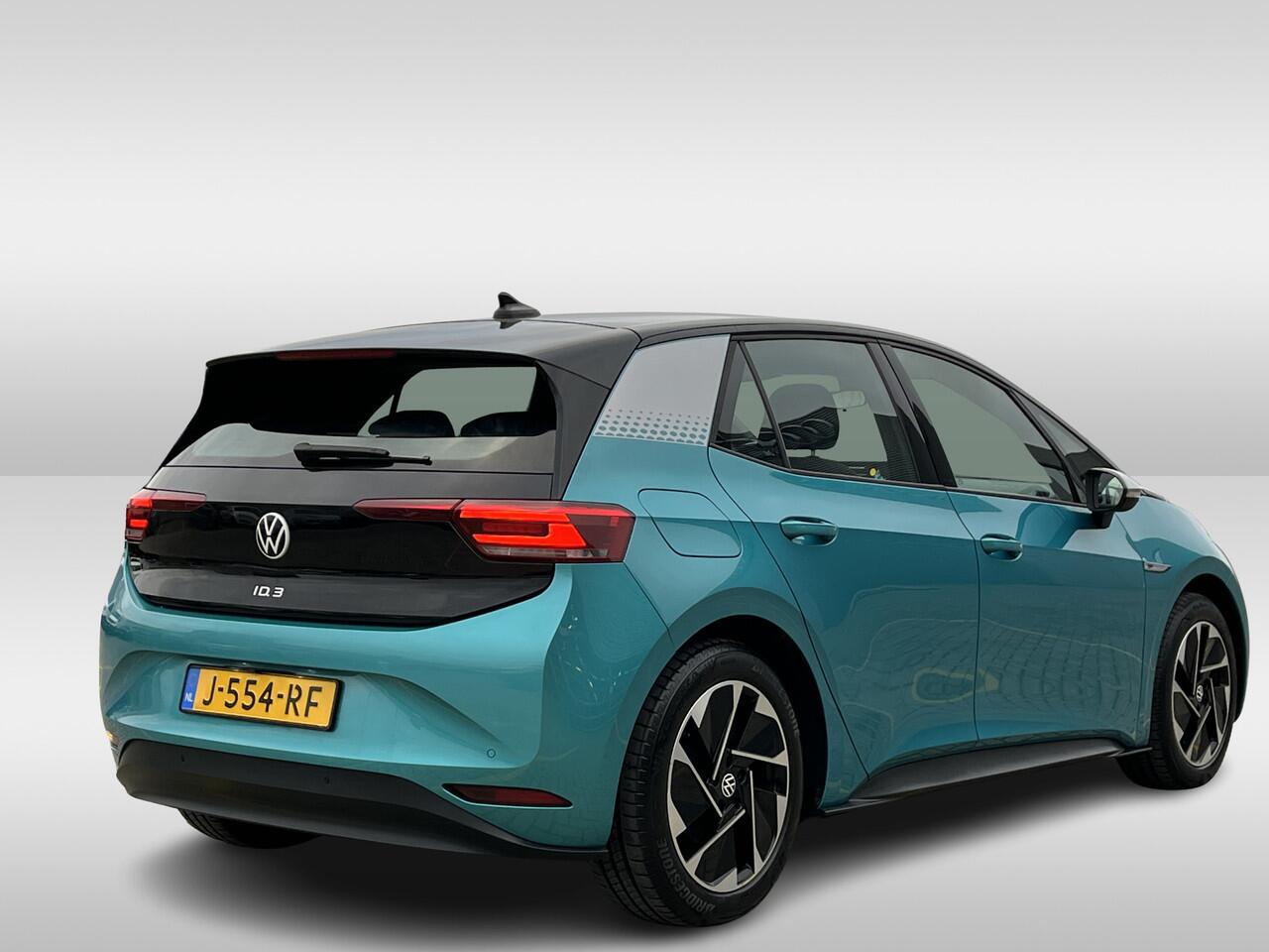 Volkswagen ID.3 First 58 kWh / Navigatie / Parkeersensoren V+A / App connect / Lichtmetaal 18 inch /