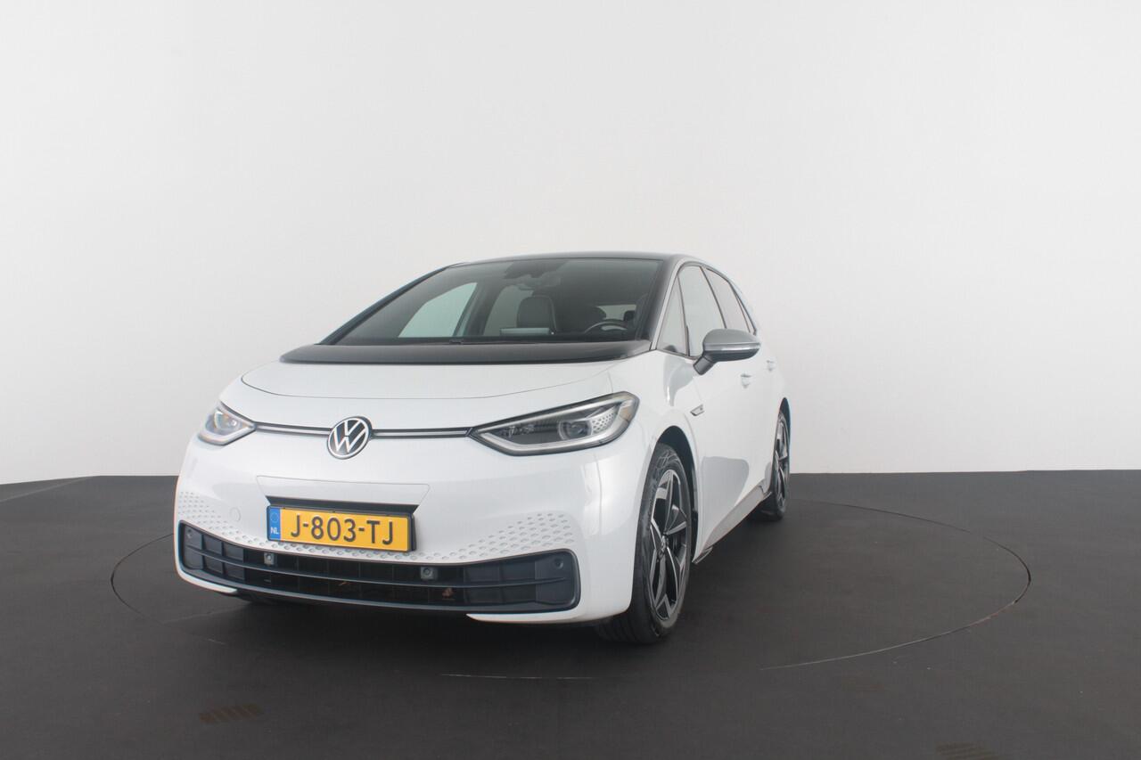 Volkswagen ID.3 First Plus 58 kWh > 204pk/Camera/Matrix-LED/Glacier White met zwart dak
