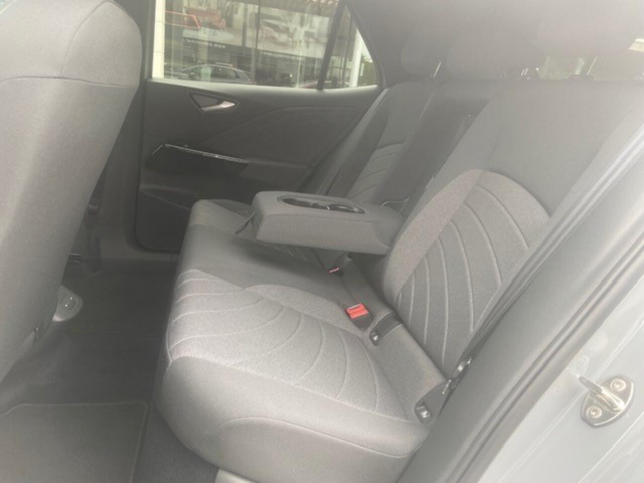 Volkswagen ID.3 Pro Business 59 kWh / Carplay /Camera / 19" LM / Navi