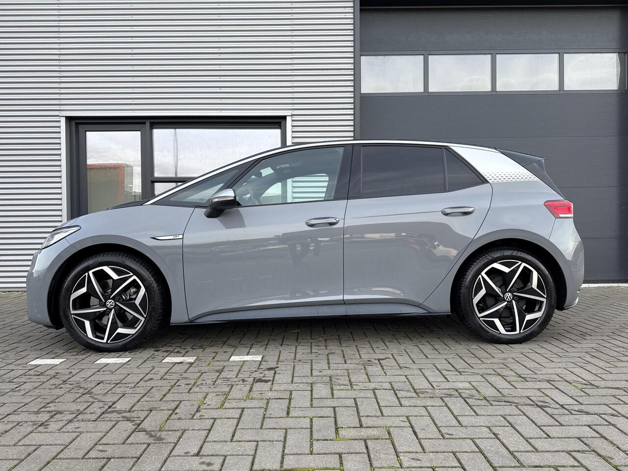 Volkswagen ID.3 First Plus 58 kWh ?SOH 93% ?Rijklaarprijs ?Matrix LED ?Full LED ?Alcantara ?Sfeerverlichting ?Navigatie ?Camera ?Lichtmetaal 19" ?Parkeersensoren