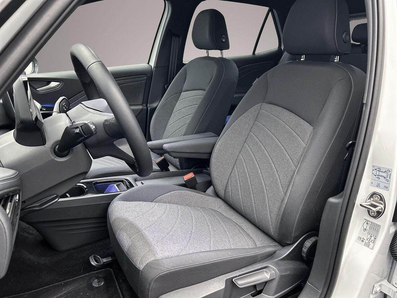 Volkswagen ID.3 Pro Business 204pk Automaat Adaptive cruise control, Stuurwiel verwarmd, Achteruitrijcamera, Navigatie, LED matrix koplampen, Stoelverwarming, Parkeersensoren