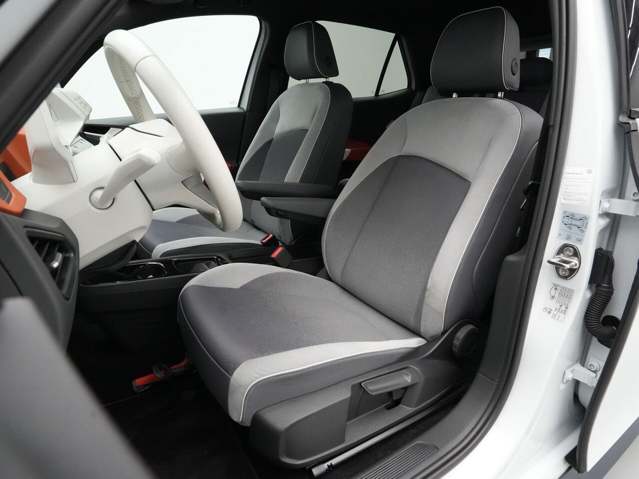 Volkswagen ID.3 First Plus 58 kWh 204pk Trekhaak Navigatie Camera Stoel/Stuurverwarming Acc 15