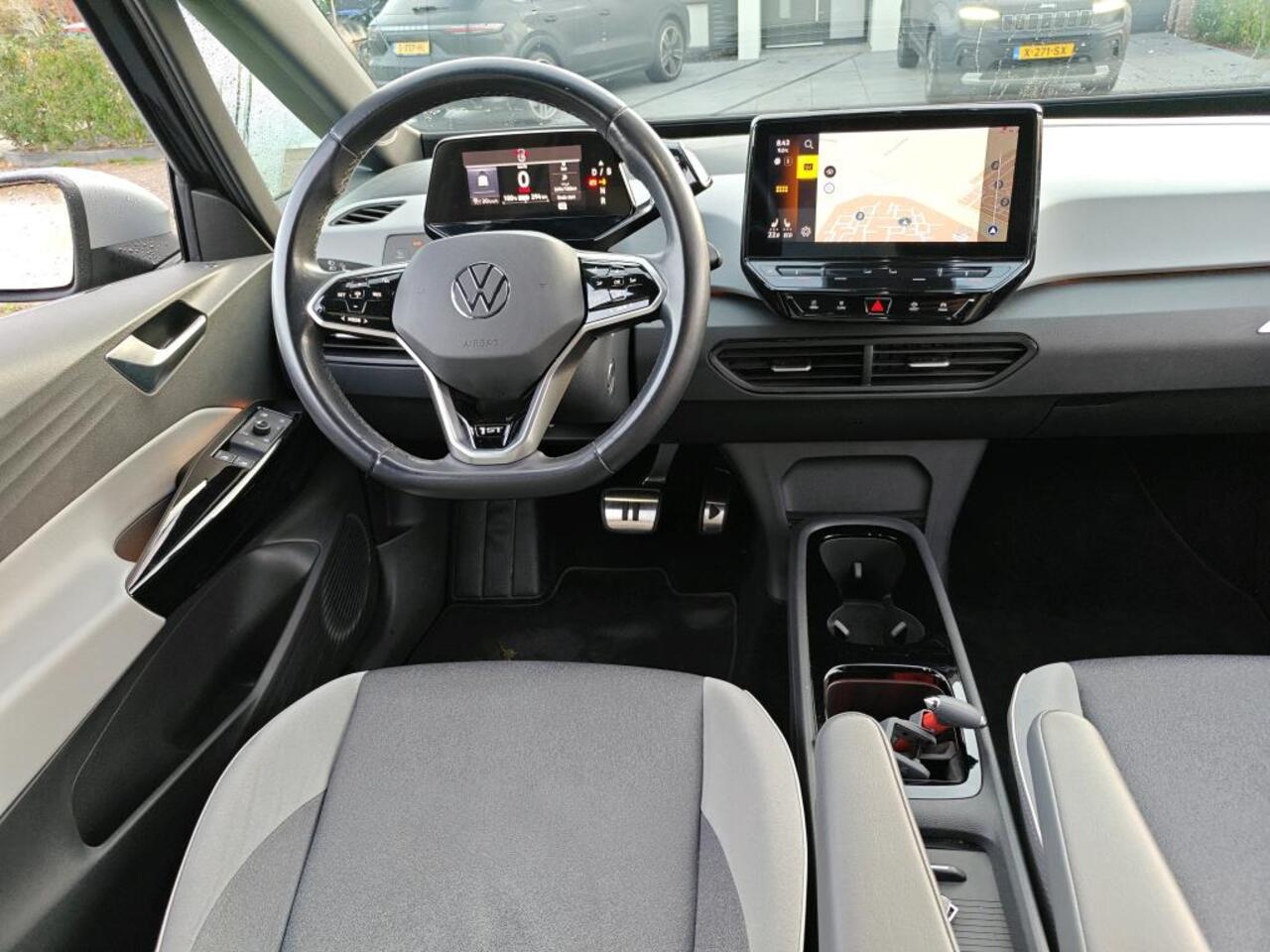 Volkswagen ID.3 First Plus 204pk 58 kWh / LED / Navigatie / Camera / App-Connect / 19" LMV