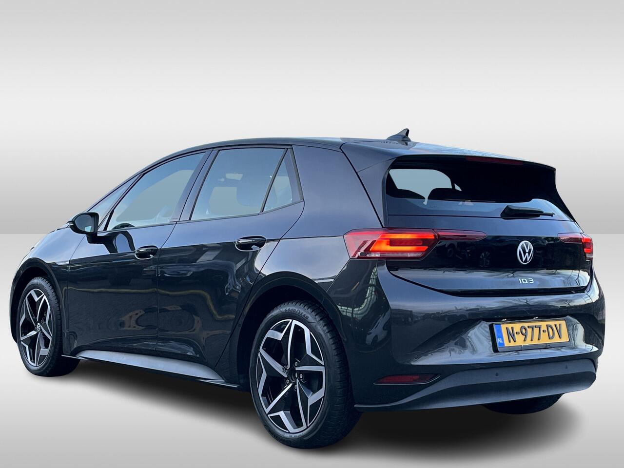 Volkswagen ID.3 Life 58 kWh / 19" LMV Andoya / Navigatie / Parkeersensoren / Stoelverwarming / Parkeer sensoren