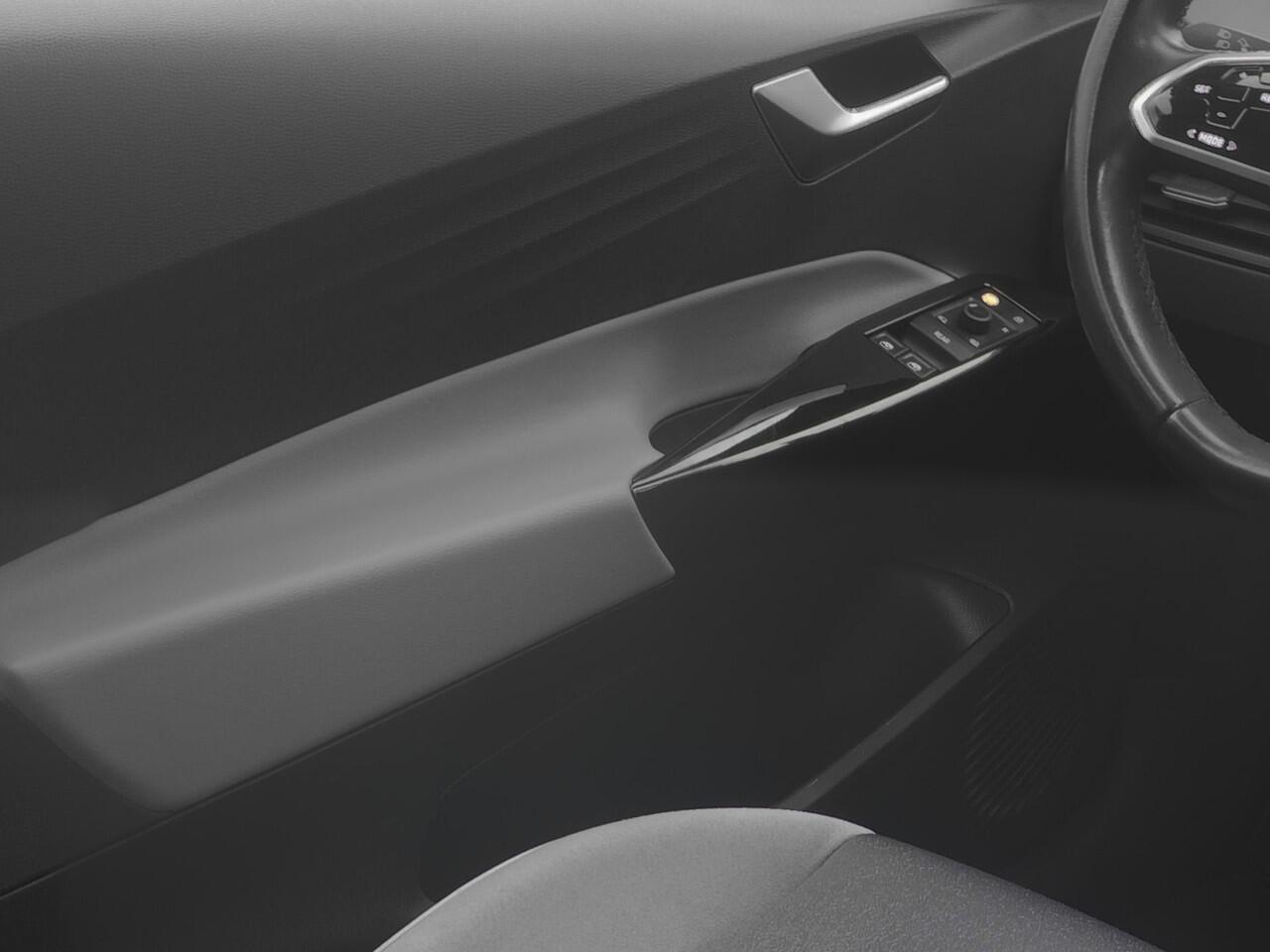 Volkswagen ID.3 First Plus 58 kWh | CAMERA | ADAPTIVE | STOEL- EN STUURVERW.