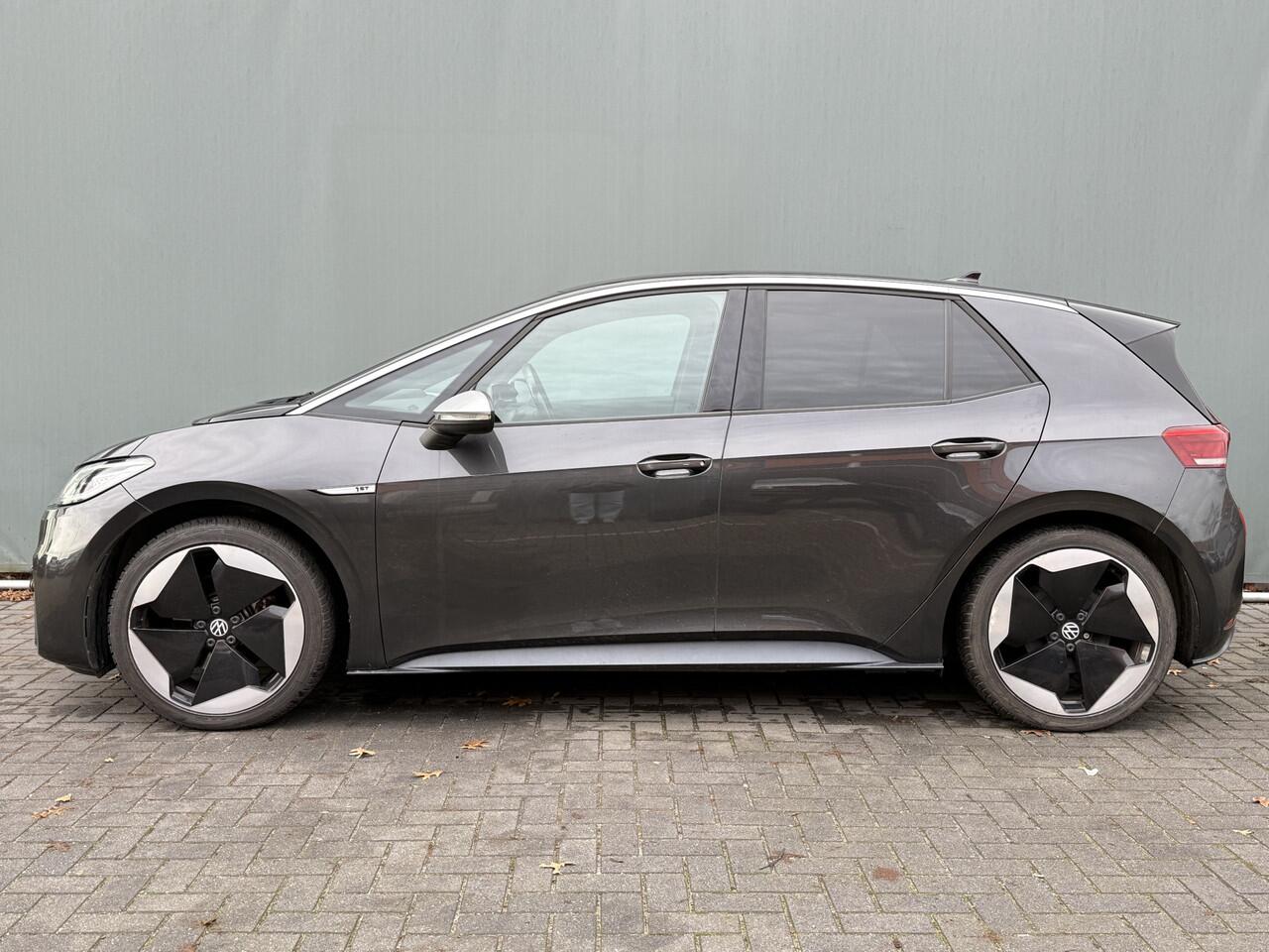 Volkswagen ID.3 BWJ 2020 First Max 204 PK 58 kWh TREKHAAK | PANO | HEAD UP | MATRIX LED IQ | NAVI DISCOVER PRO | ADAPTIVE CRUISE | ELEKTR. VERST. STOELEN + MASSAGE + VERWARMD | CAMERA | CARPLAY + ANDROID | CLIMA | LMV | PDC