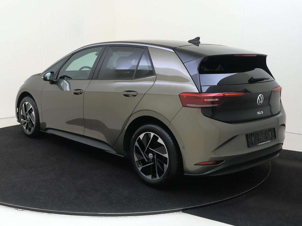 Volkswagen ID.3 Pro Business | Achterlichten LED, luxe uitgevoerd incl. dynamische knipperlichten | Airconditioning automatisch, 2-zone (Climatronic) | Buitenspiegels elektrisch instel-, verwarm- en inklapbaar