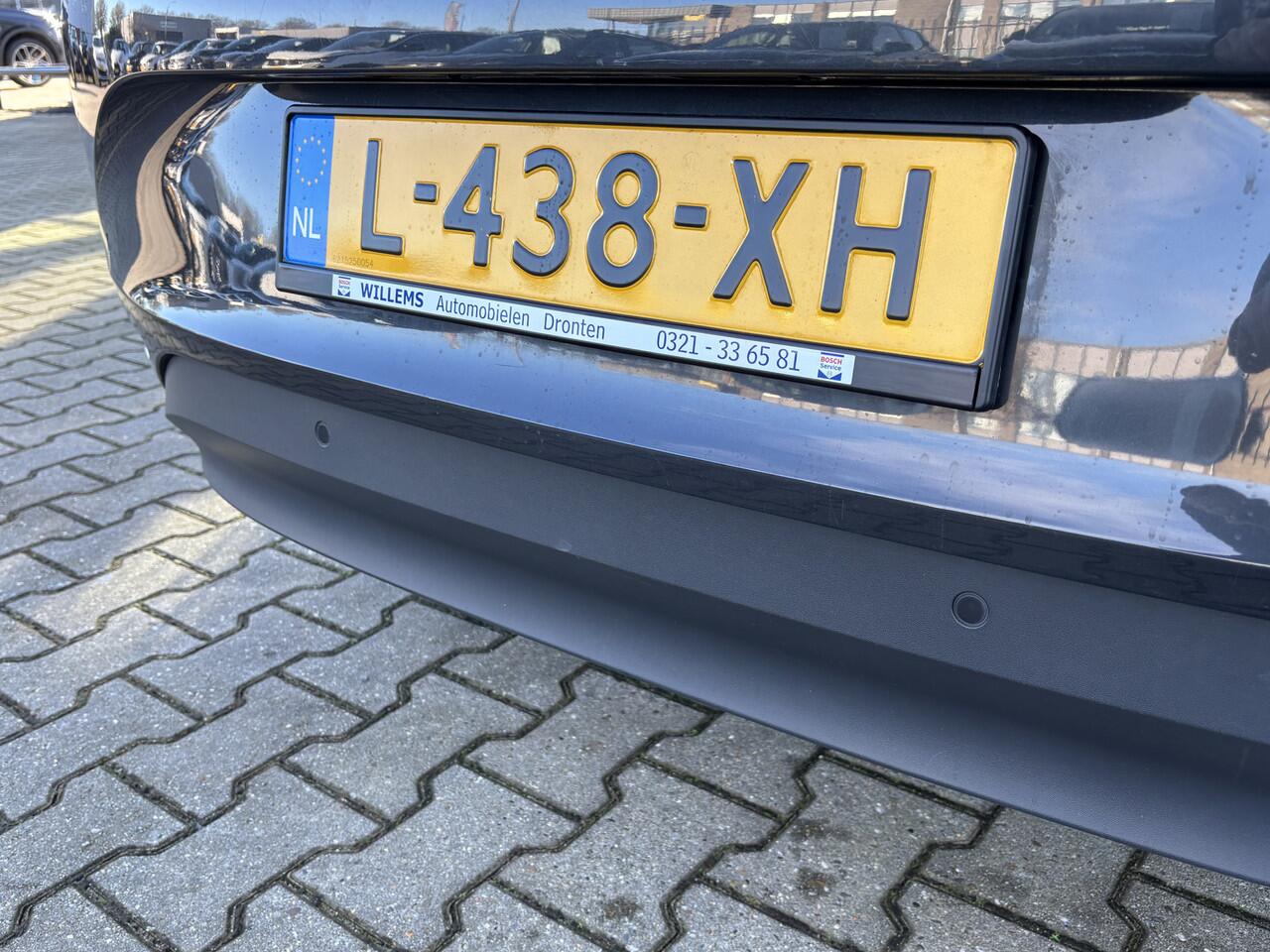 Volkswagen ID.3 Life 58 kWh 88% SOH Stoelverwarming, Adaptieve Cruise & App-Connect