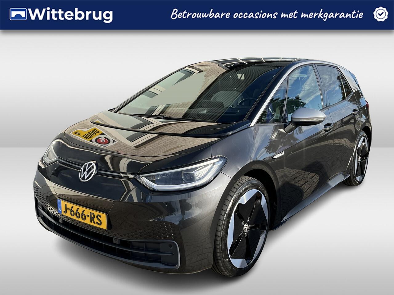 Volkswagen ID.3 First Max 58 kWh / PANO/ CAMERA/ PARK. SENSOREN/ IQ. LIGHT/ ERGO ACTIVE/ NAVI/ CLIMA/ STOELVERWARM./