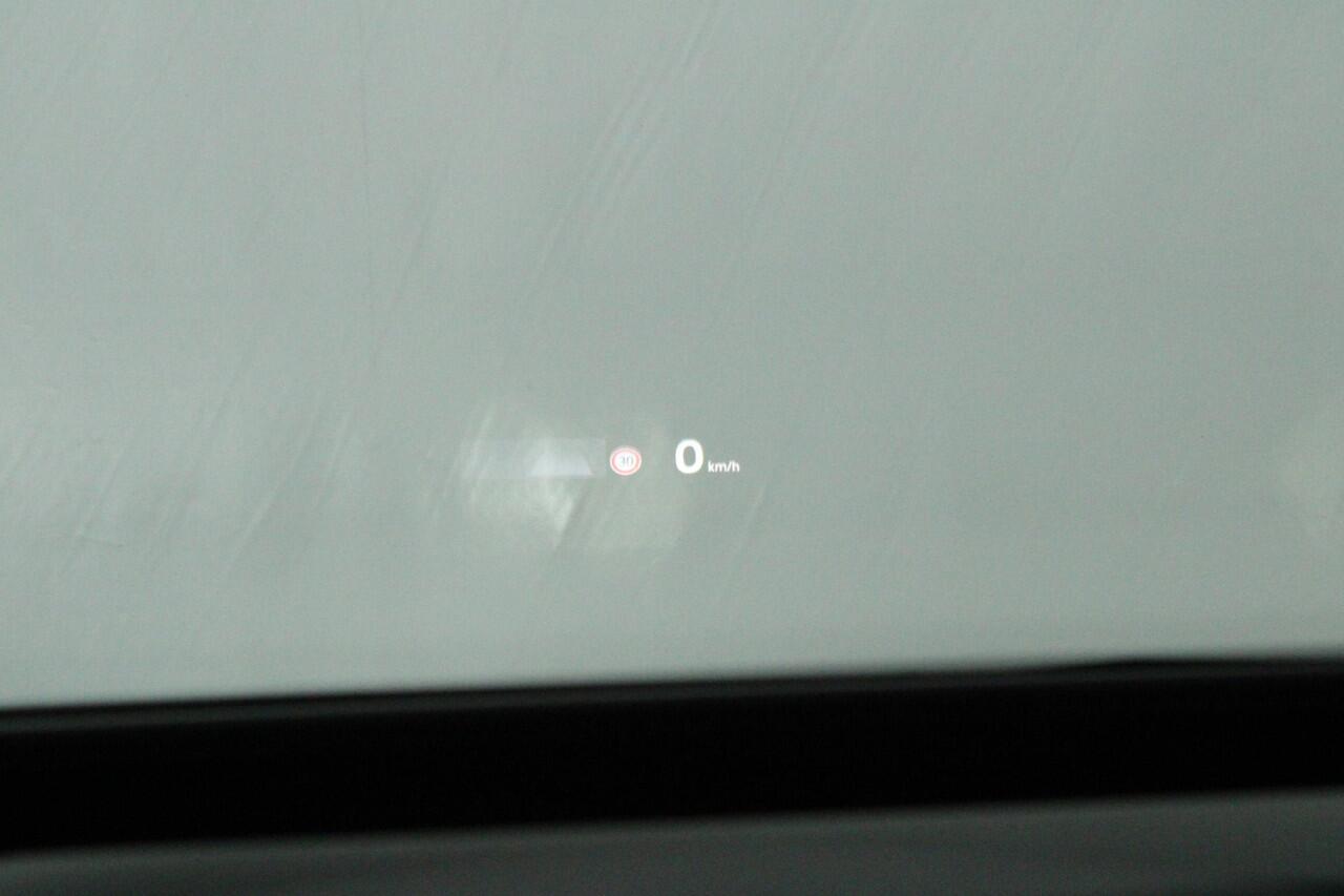 Volkswagen ID.3 First Max 58 kWh 204pk SOH 86% Steunhaak Navigatie Panoramadak Sportstoelen HUD Camera