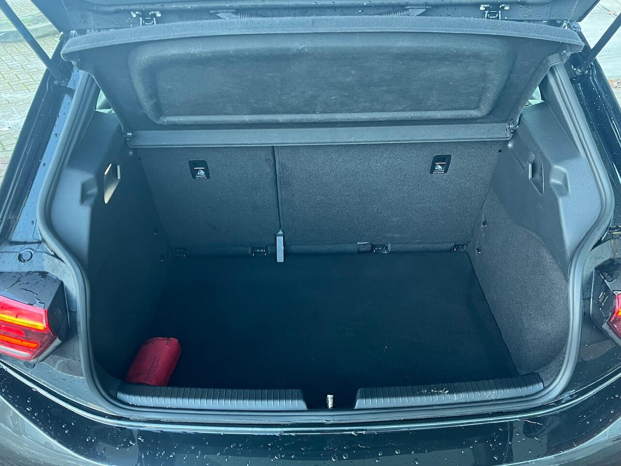 Volkswagen ID.3 First 58 kWh / Stoelverwarming / Navigatie / 18'' LMV