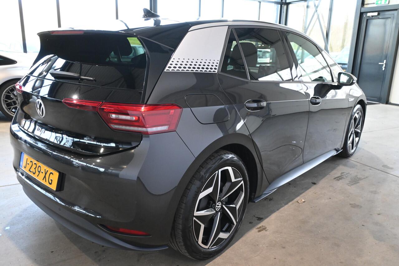 Volkswagen ID.3 First Plus 58 kWh Navigatie Stoel/Stuur verwarming Carplay Camera Inruil Mogelijk!
