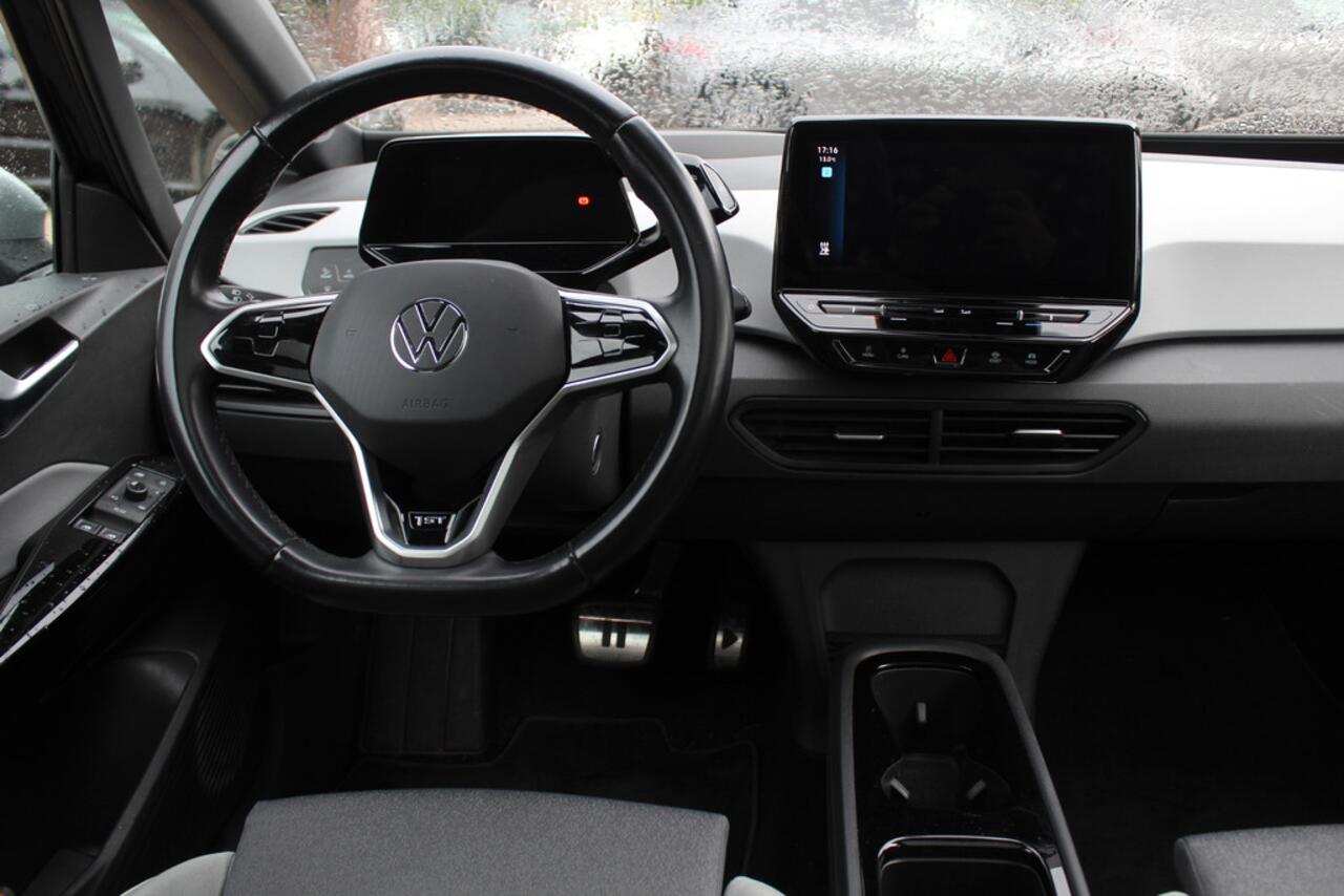 Volkswagen ID.3 First Max 58 kWh / SOH 92,8% / Full option! / Panoramadak / Camera / Head-up / Keyless / 20'' / ACC / Dodehoek / Elektr. stoelen / Massage / Navigatie / Stuurverwarming