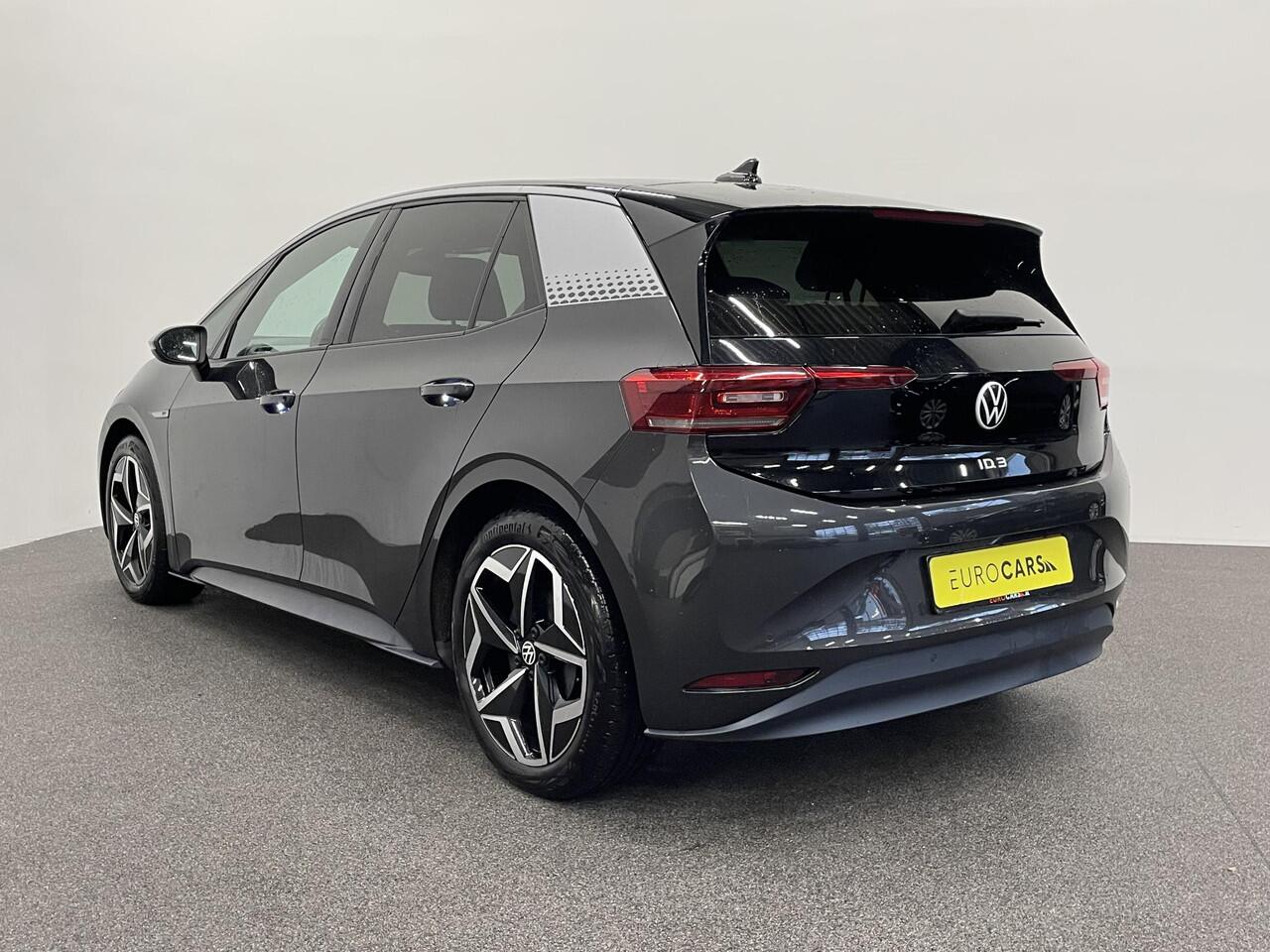 Volkswagen ID.3 First Plus 58 kWh Airco ECC Navi Carplay PDC VA+ Camera Adaptive Cruise Control 19" LM Velgen LED Matrix