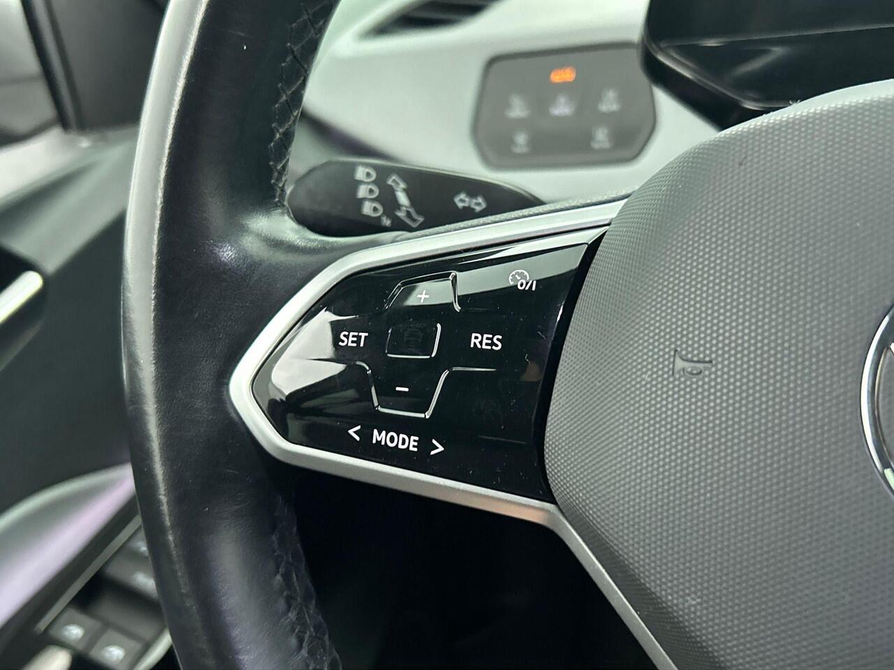 Volkswagen ID.3 First Plus 58 kWh Airco Navi Carplay 19" LM Velgen Adaptive Cruise Control LED Matrix IQ Light DAB+ Alcantara PDC VA + Camera Stoel/Stuurwielverwarming