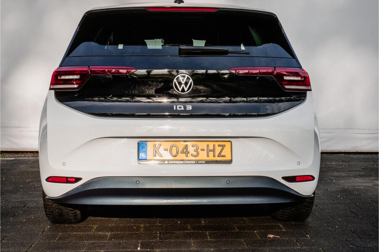 Volkswagen ID.3 First Plus 58 kWh SOH 89% Camera/ Stoel-stuurverwarming/ Full led/ Navigatie/ Carplay/ 19" Lmv