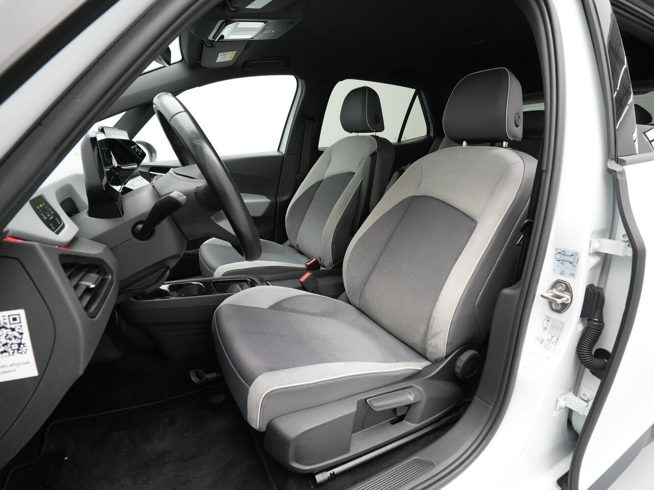 Volkswagen ID.3 First Plus 58 kWh 204pk Camera Navigatie Carplay Stoel/Stuurverwarming Pdc Acc 89