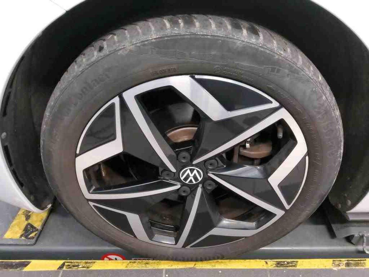 Volkswagen ID.3 Pure Performance 45 kWh | 19" Licht metaal | Nieuwe banden | Carplay