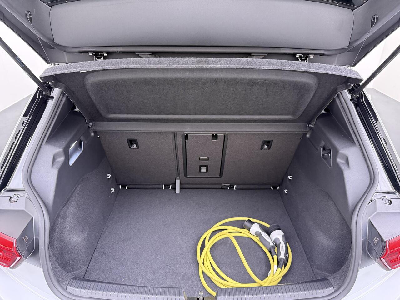 Volkswagen ID.3 Pro Performance 1st Plus SOH:89% STOEL + STUUR VERWARMING | MATRIX LED- CAMERA | KEYLESS | ORGINEEL NL AUTO / NAP RIJKLAARPRIJS INCL. 12MND BOVAG GARANTIE